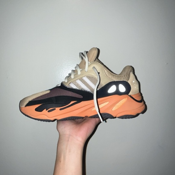 Yeezy Boost 700 ‘Enflame Amber’ - Picture 2 of 7